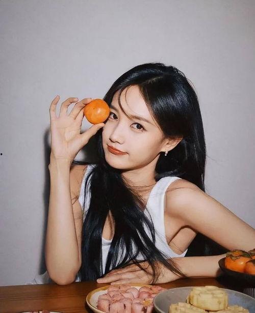 吃瓜爆料李一桐,瓜田里的明星，揭秘她的娱乐圈生活