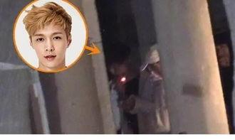 抽烟明星网红视频,揭秘抽烟明星网红的私密瞬间