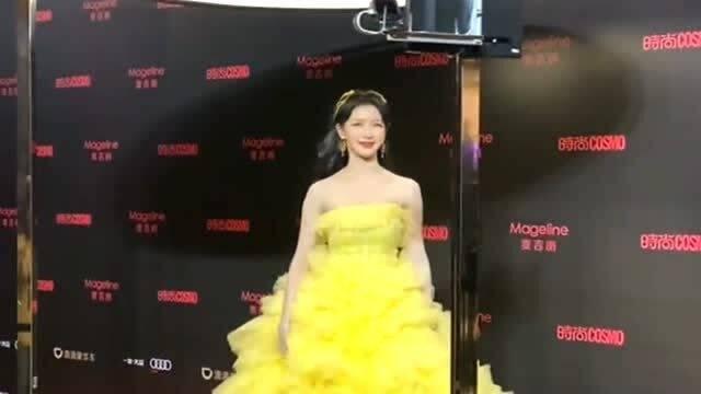 时尚庆典明星网红,明星网红闪耀红毯，潮流盛宴精彩瞬间回顾