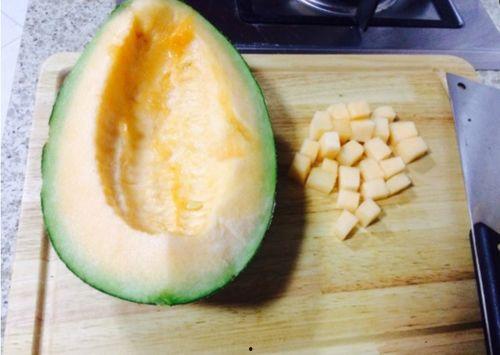 吃哈密瓜大便黑的原因,揭秘神奇水果的奇特现象