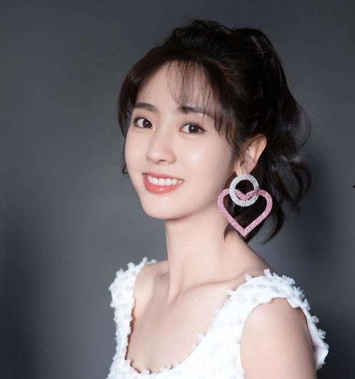 怎么评价明星网红,明星网红现象的社会影响与价值探讨