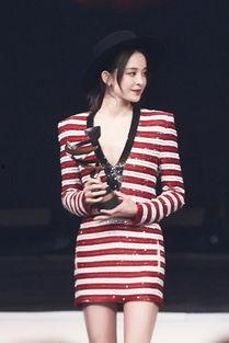 女明星吃黑瓜被抓了视频