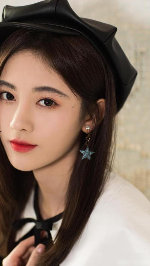 所谓的明星网红,揭秘明星网红的崛起之路